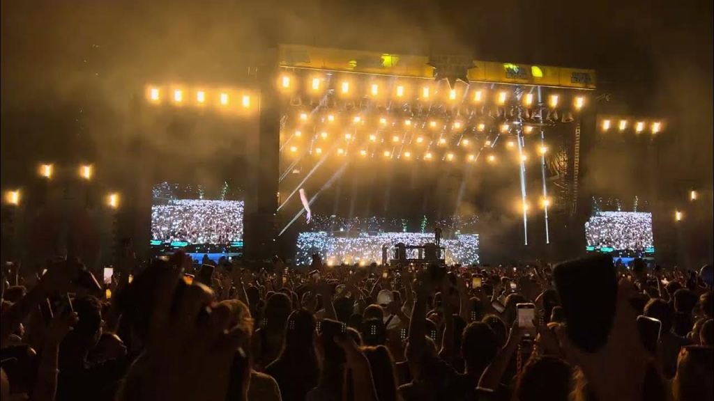 Coldplay Martin Garrix Coldplay performs a Martin Garrix Cover of the track, Breakaway