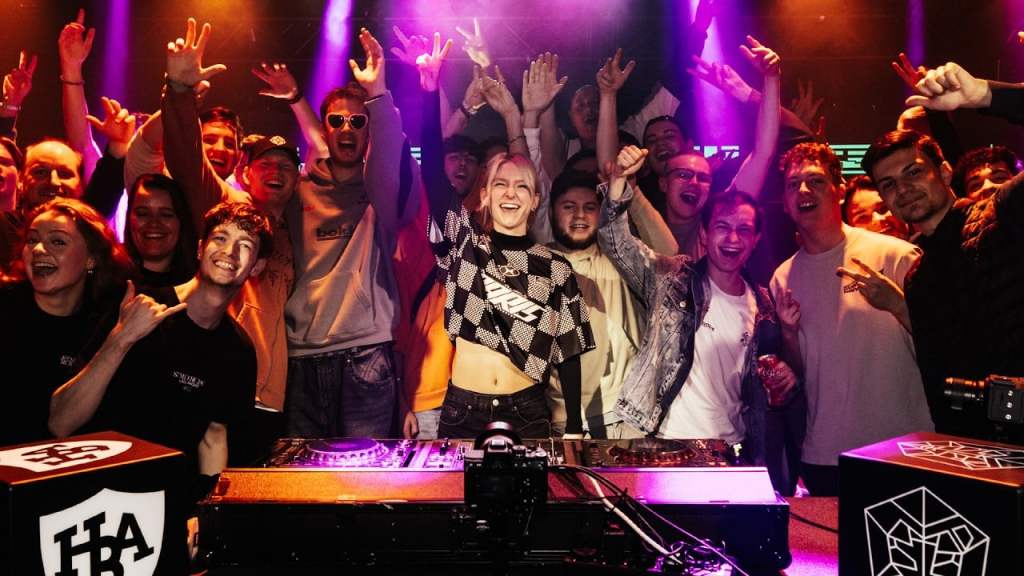 Who is Merow? DJ Merow performing at STMPD RCRDS Boiler Room Event