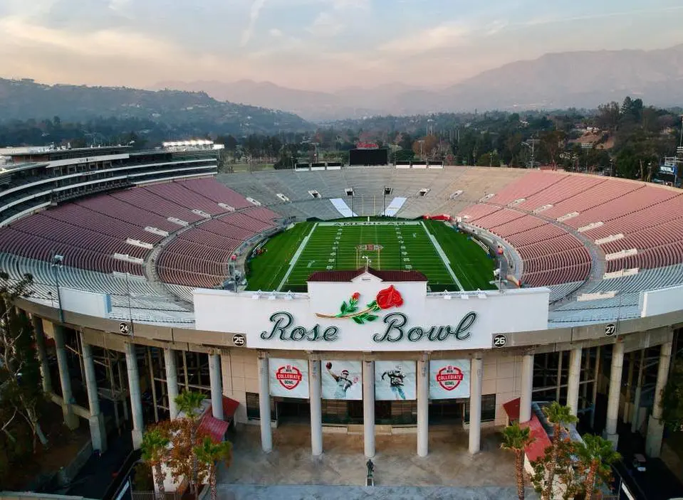 Rise Bowl Rufus Du Sol's Biggest Show Ever will be held at the Rose Bowl Stadium