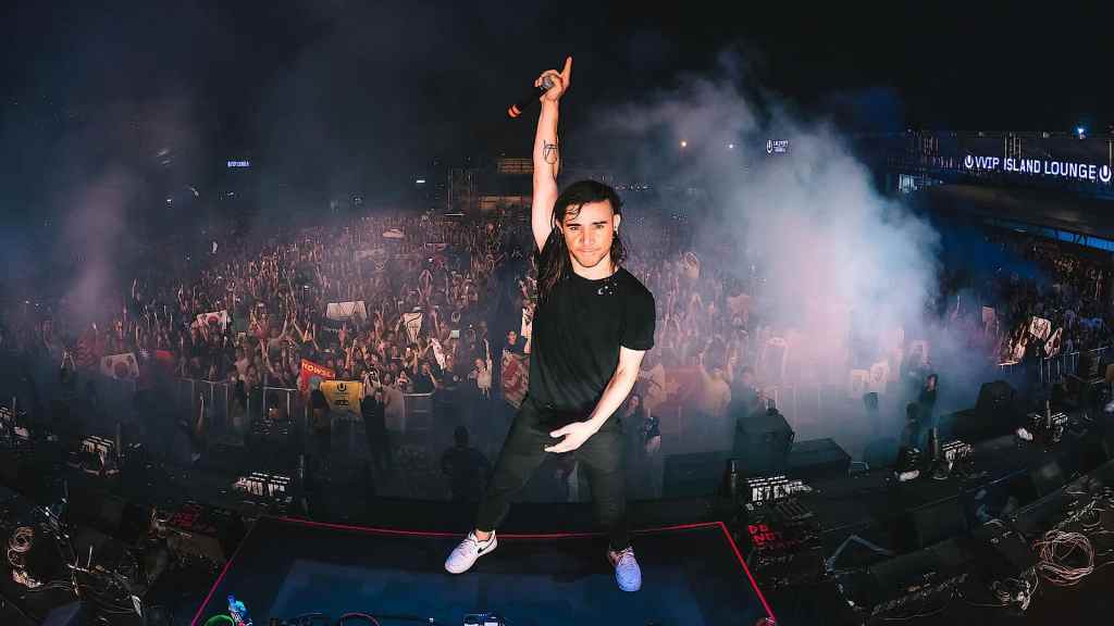 Skrillex Announces Plans to Ditch Atlantic Records, Going Independent Skrillex performing live