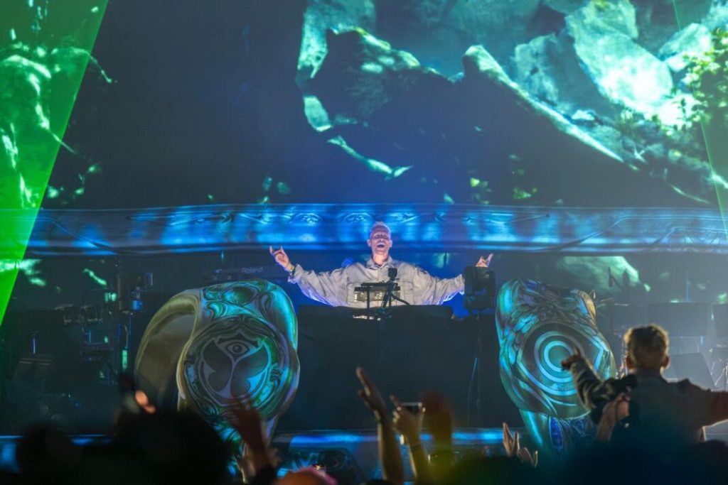 eli brown performing at the sphere Every EDM Artist Who Has Played the Sphere Las Vegas