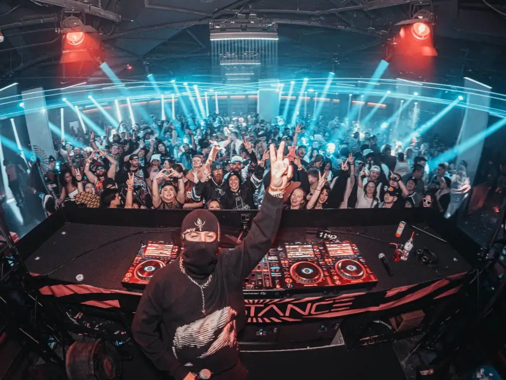 PHRVA Phrva performing on stage